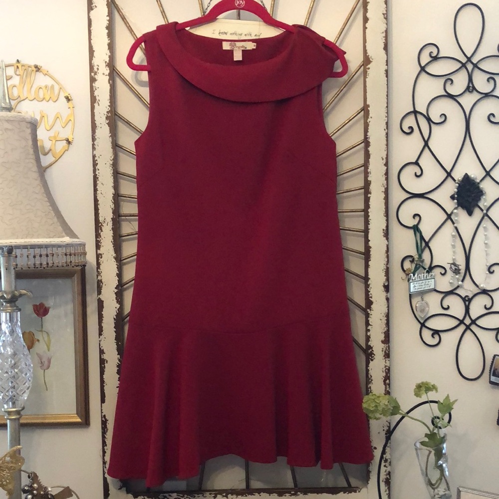 Red sleeveless dress
